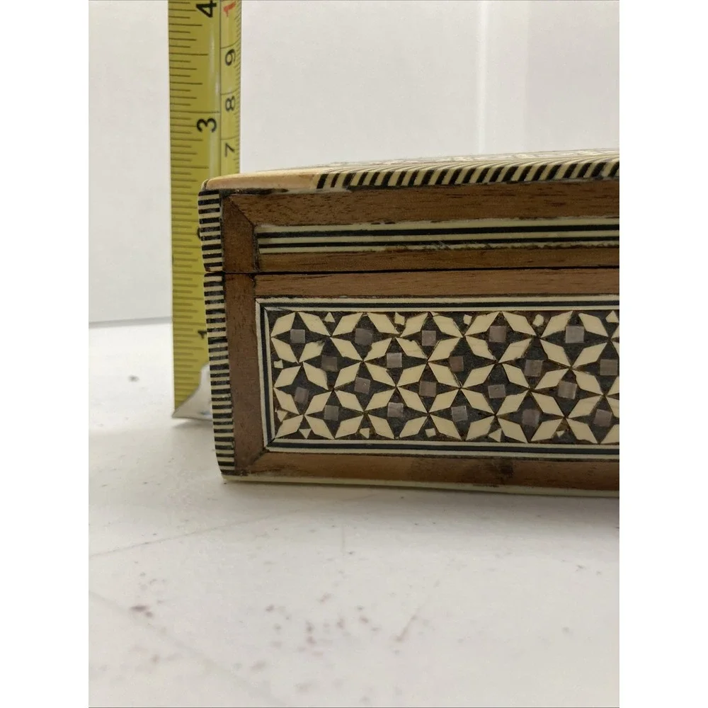 Vtg Inlaid Wood and Mother Of Pearl Wood Jewelry Israel Trinket Box 7.75 x 4.85
